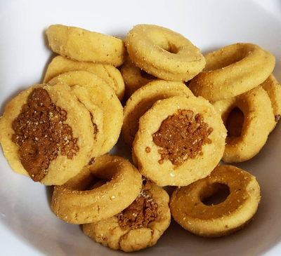Rosquillas de maíz crocantes artesanalmente horneadas